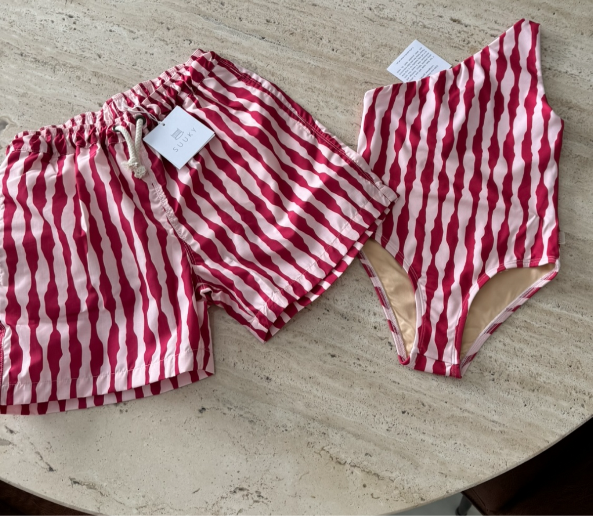 Swimming irregular stripes set