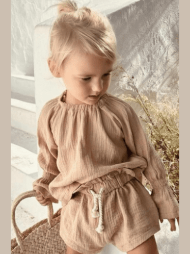 Muslin cappuccino set with ruffle cuffs