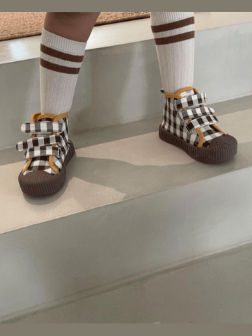 Stripe earth brown shoes